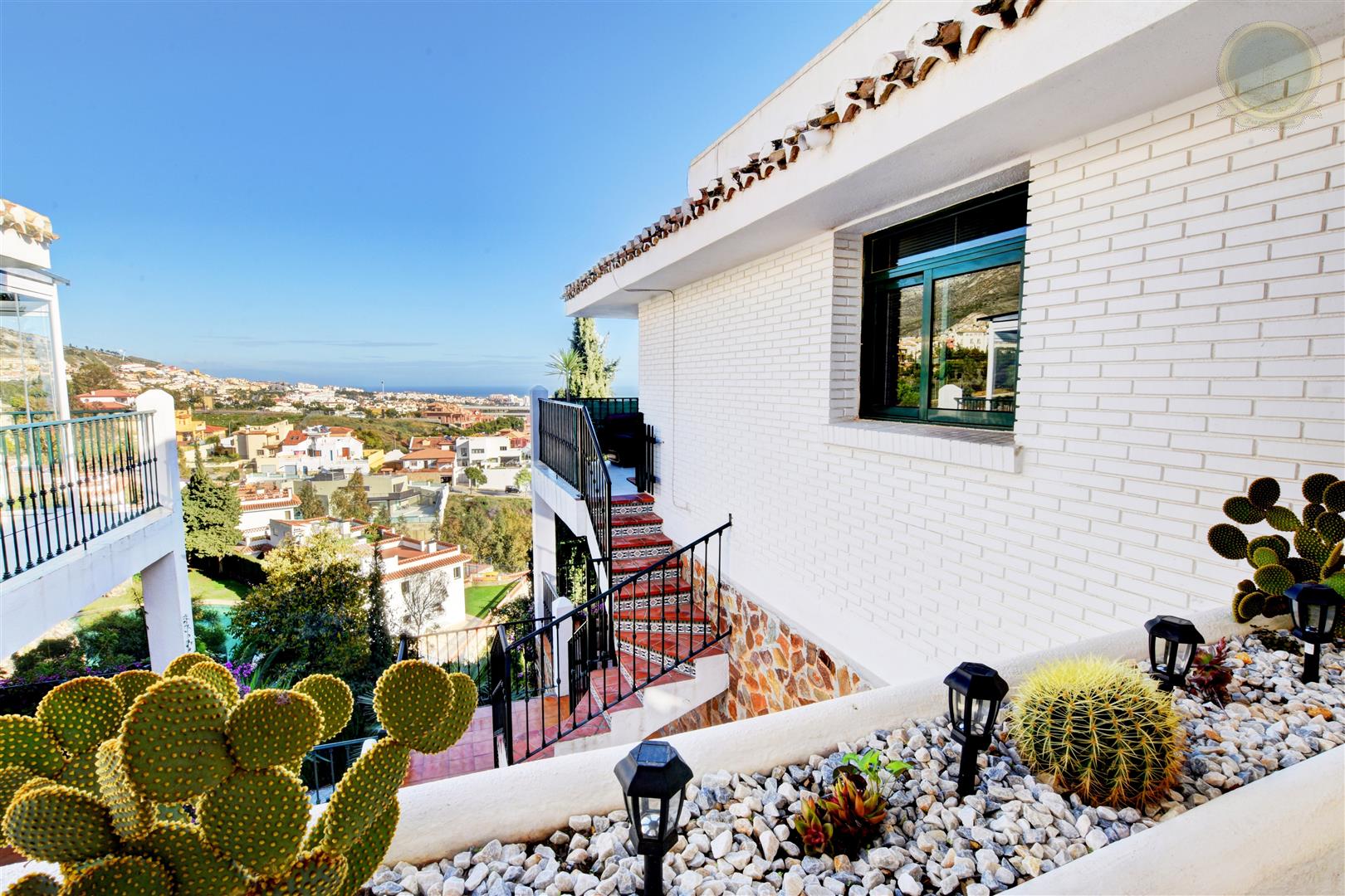 townhouse for sale in Benalmadena Pueblo with sea views
